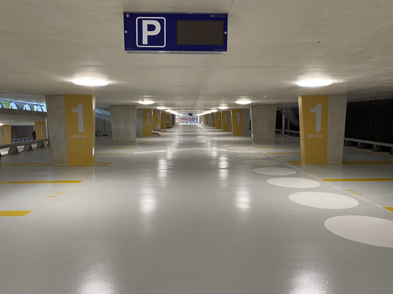 Parking epoxy avec marquage 2